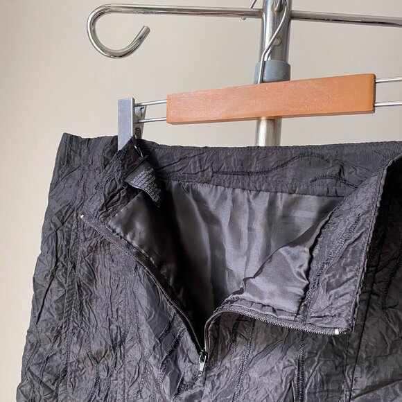 ❄️ Y2K Vintage Black Ruffled Asymmetrical Textured High Low Skirt - Picture 4 of 6